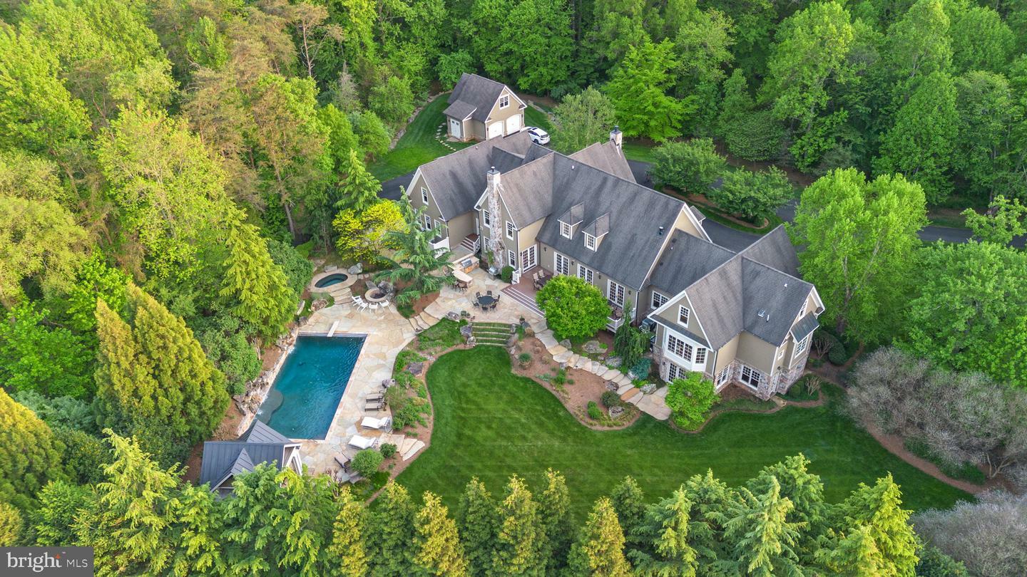Property Photo: 11820 Plantation Drive VA 22066