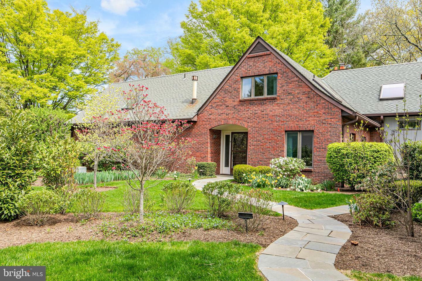 Property Photo: 37 Constitution Hill W NJ 08540