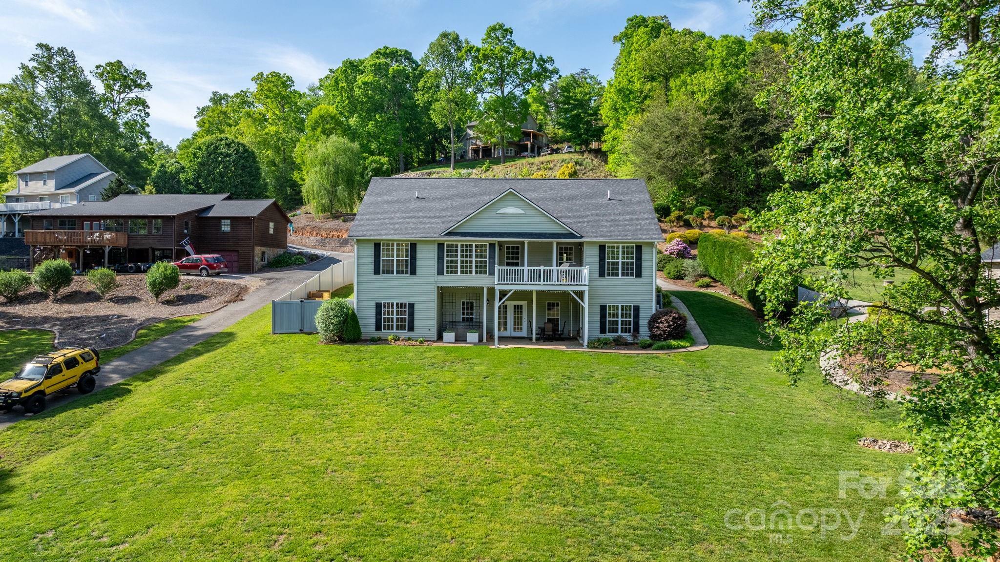 Property Photo: 892 Plantation Drive NC 28752