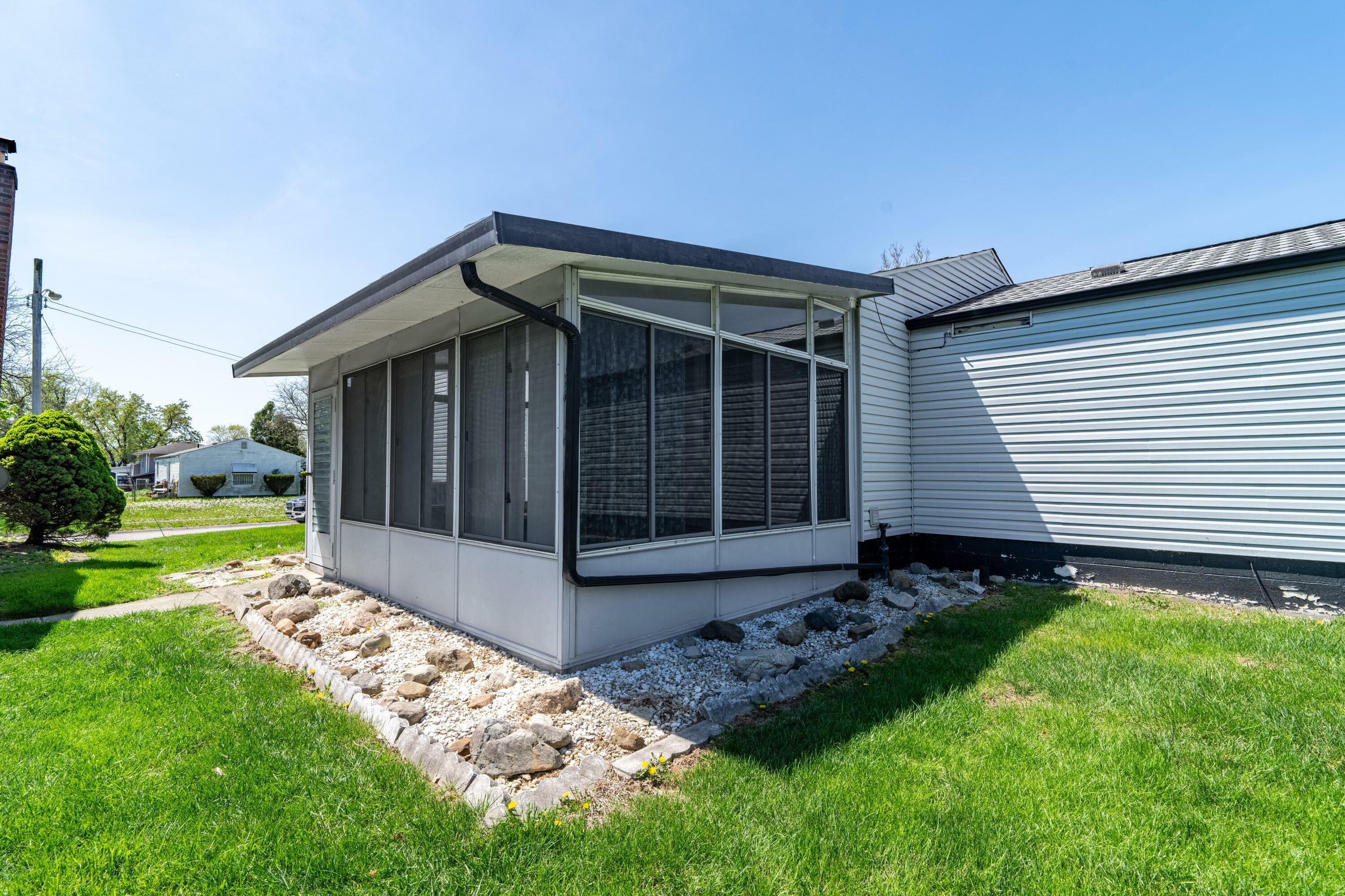 Property Photo: 3310 Framington Drive OH 43224
