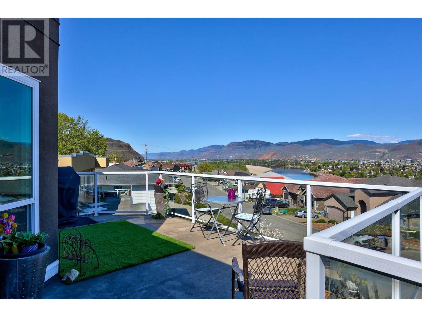 Property Photo: 707 Chaparral Place BC V2C 5Y3