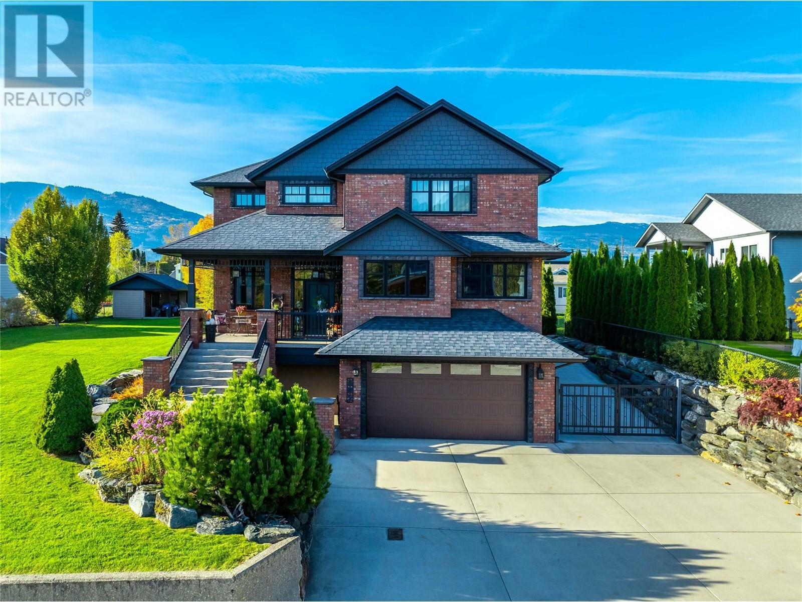 Property Photo: 905 Edward Street BC V0E 2S0