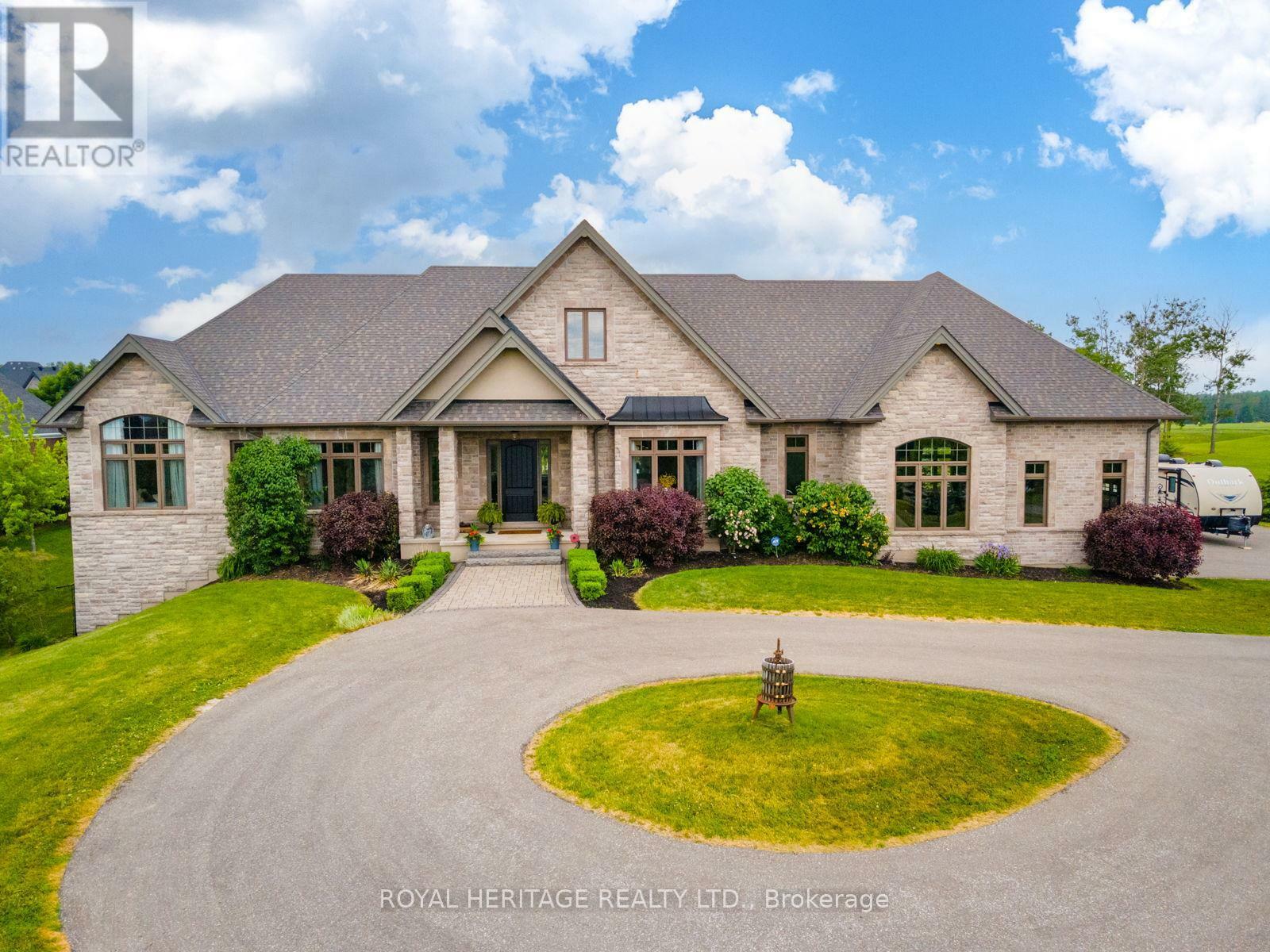 Photo de la propriété: 111 Cawkers Cove Road ON L9L 1R6