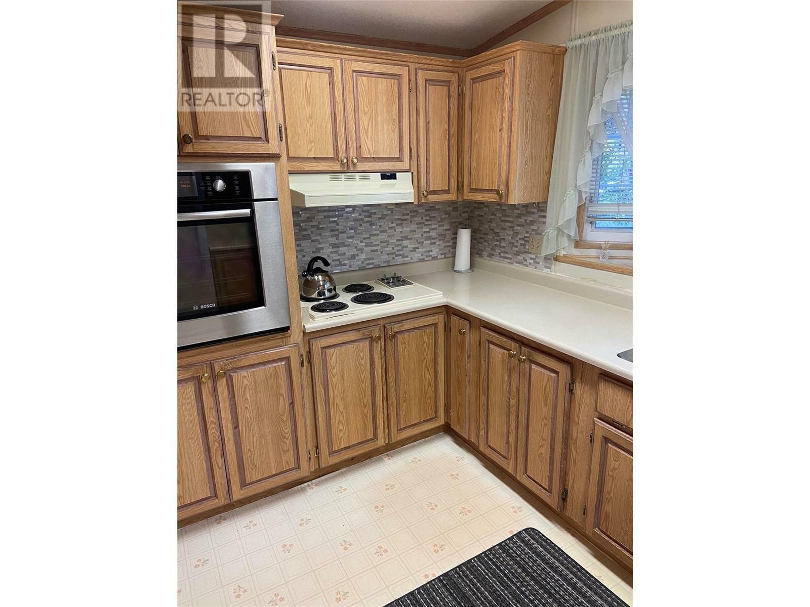 Property Photo: 1555 Howe Road 6 BC V1S 1M1