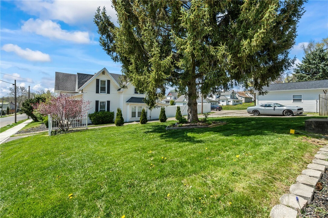 Property Photo: 6 W Race Street OH 43044