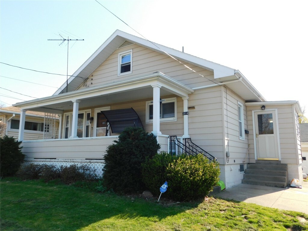Property Photo: 3814 Elmwood Avenue PA 16508