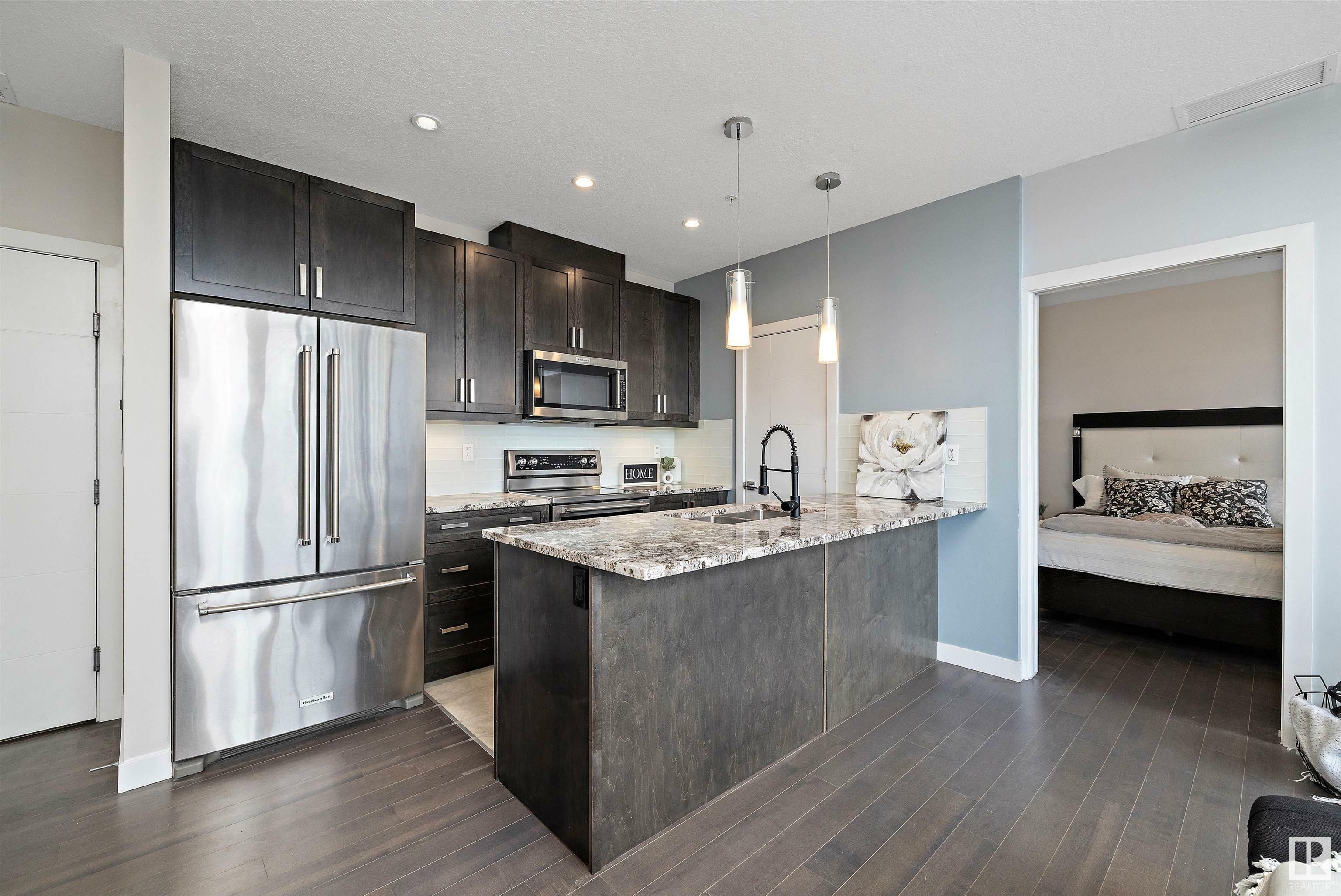 Property Photo: 10238 103 Street NW 1506 AB T5J 0G6