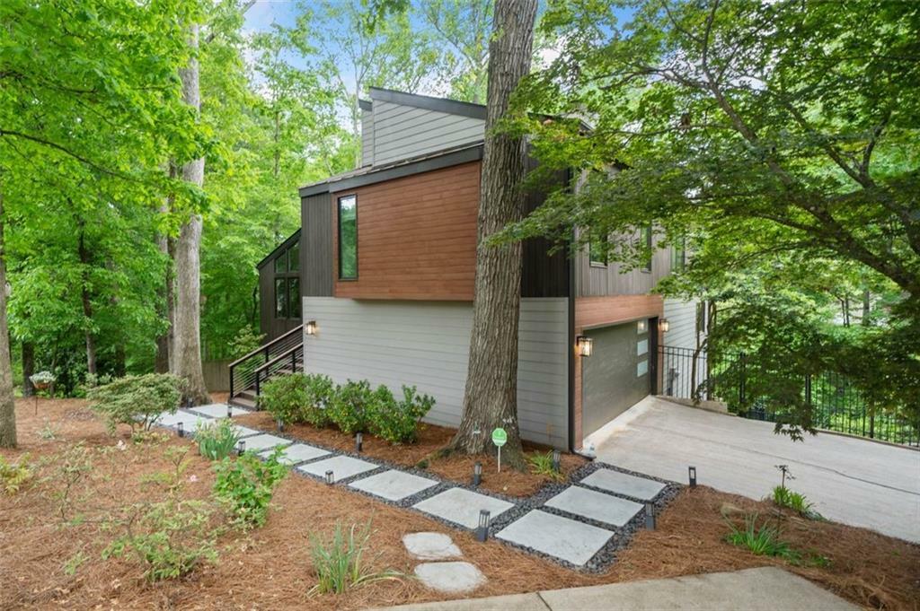Property Photo: 5276 Weatherwood Trace GA 30068
