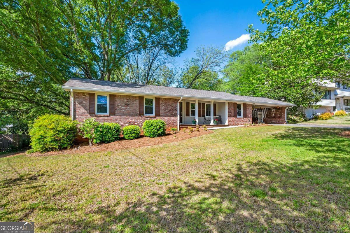 Property Photo: 205 Corinth Court GA 30075