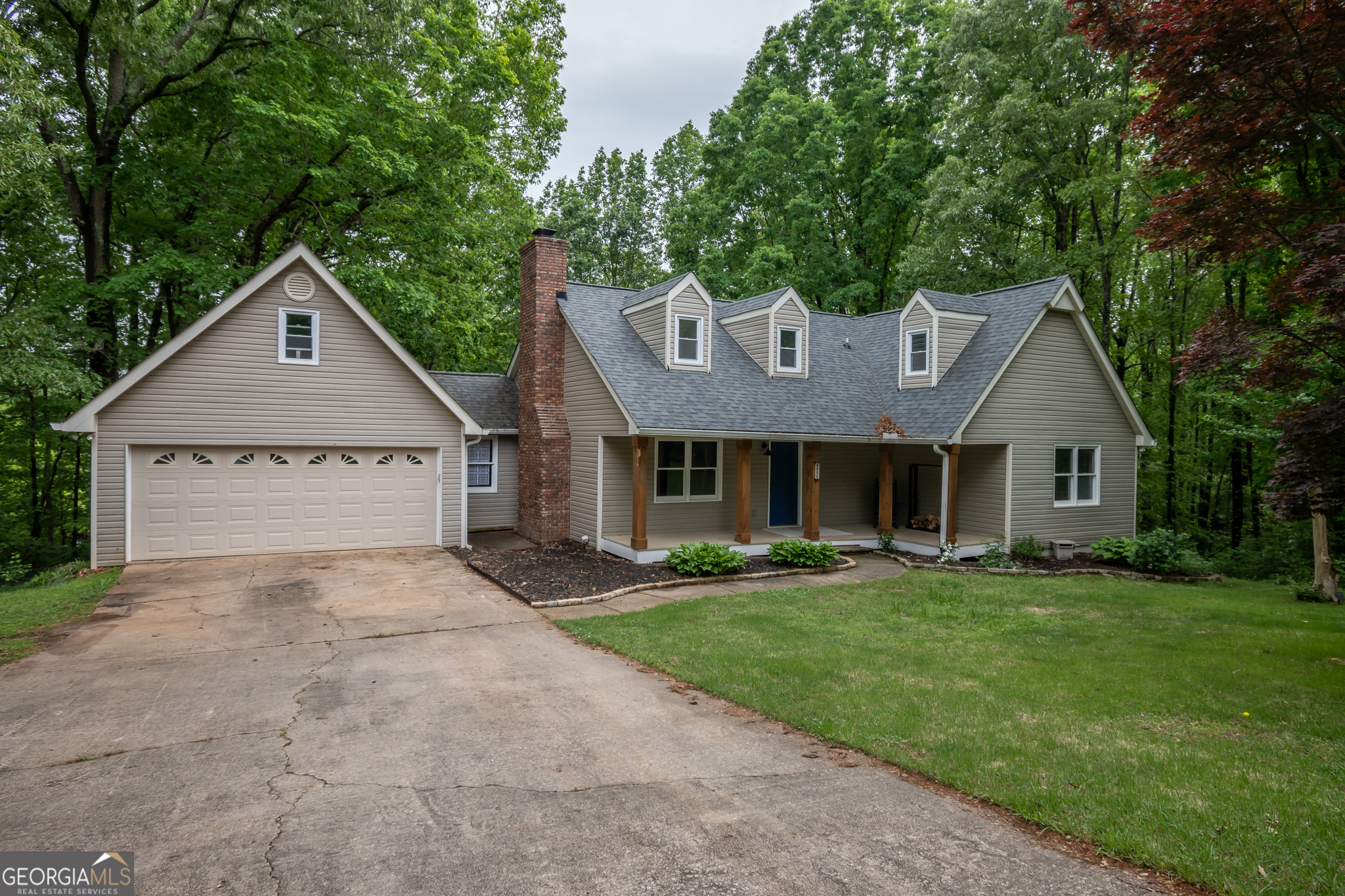 Property Photo: 4617 Kingswood Drive GA 30542