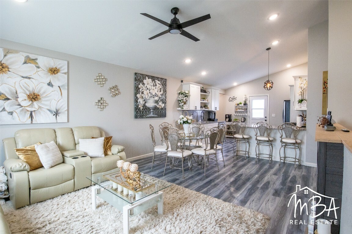 Property Photo: 4123 Hawthorne Way KS 67846