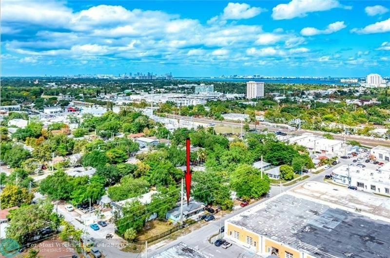 Property Photo: 321 NE 75th St FL 33138