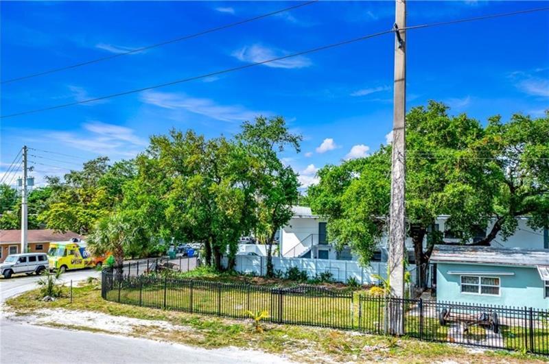Property Photo: 321 NE 75th St FL 33138