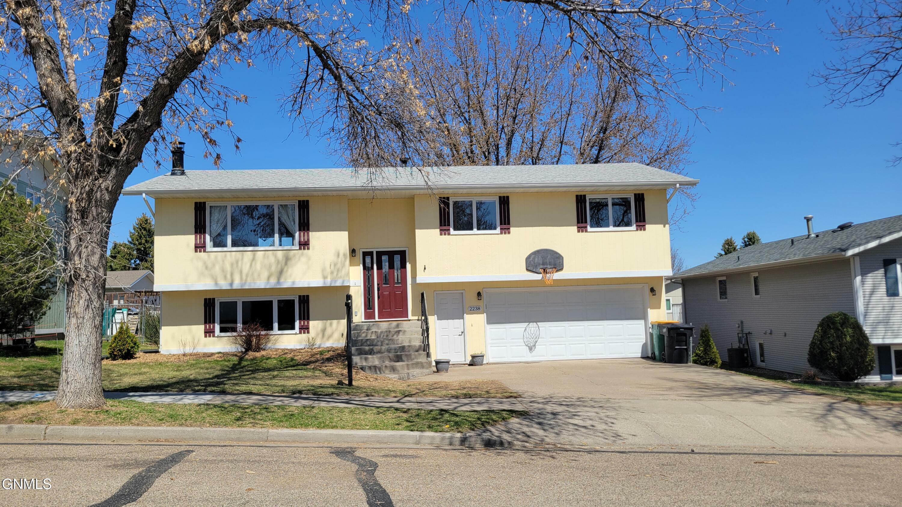 2238 Coolidge Avenue  Bismarck ND 58501 photo