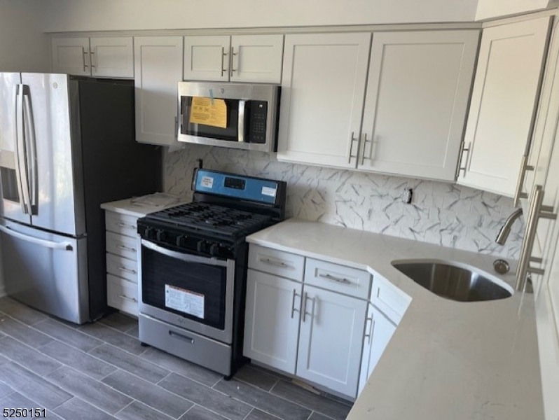 Property Photo: Mt.vernon Sq NJ 07044