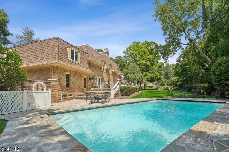 Property Photo:  425 Saddle Back Trl  NJ 07417 