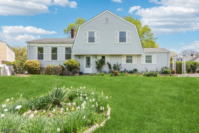 Property Photo: 5 Nottingham Way NJ 08844