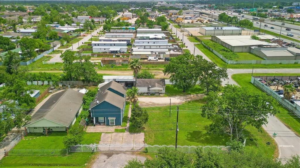 Property Photo: 1229 Evanston Street TX 77015