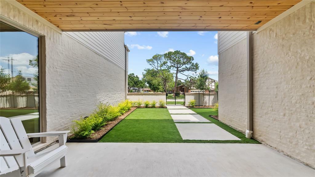 Property Photo: 9302 Bassoon Drive TX 77025