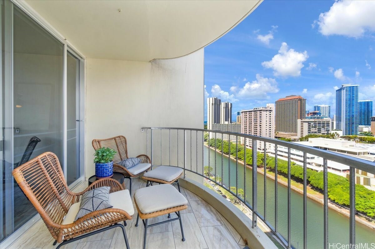 Property Photo: 1717 Ala Wai Boulevard 1905 HI 96815