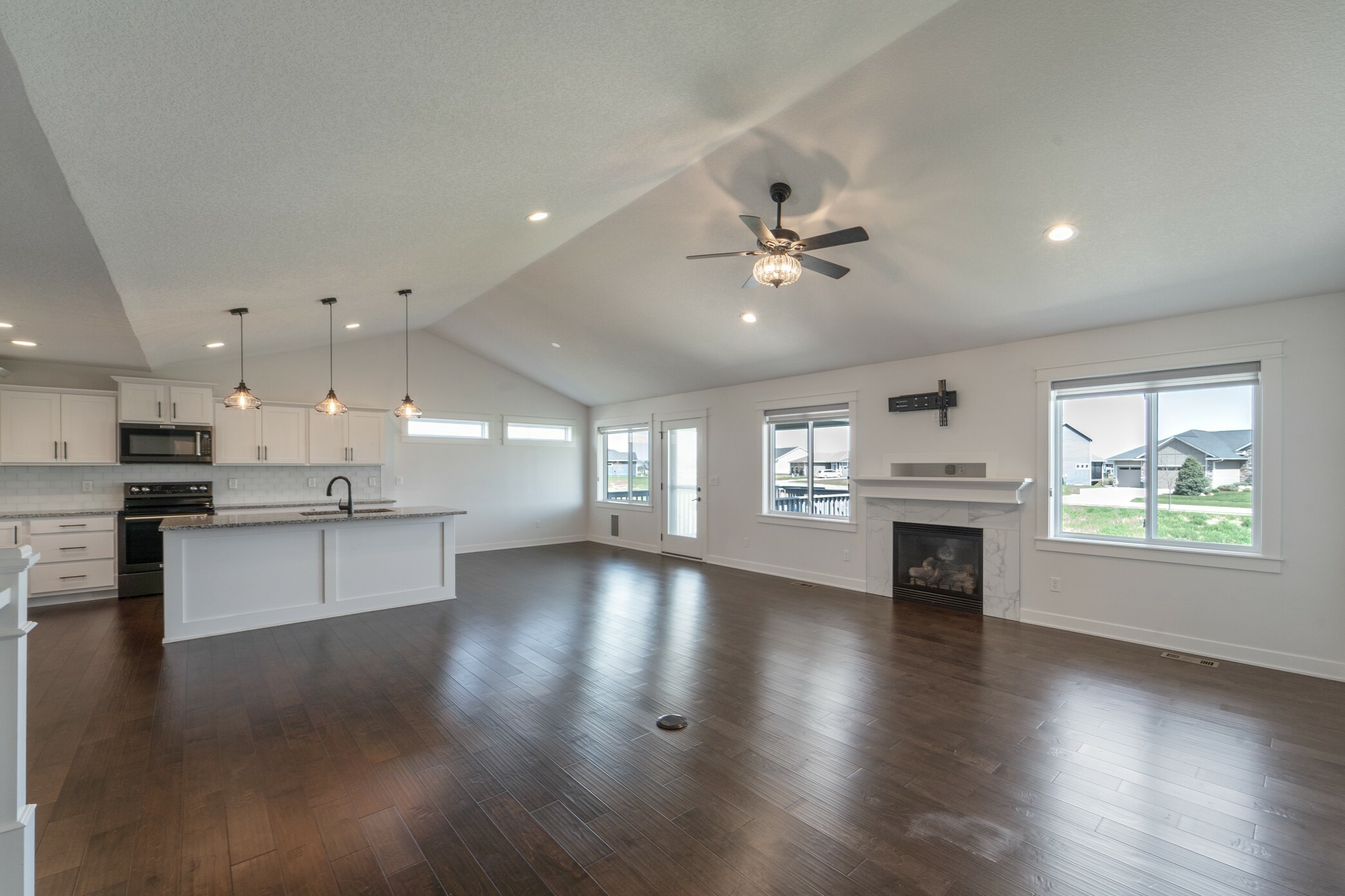 Property Photo: 1408 NE 49th Street IA 50021