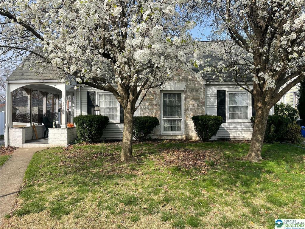 Property Photo: 1632 Snyder Street PA 18017