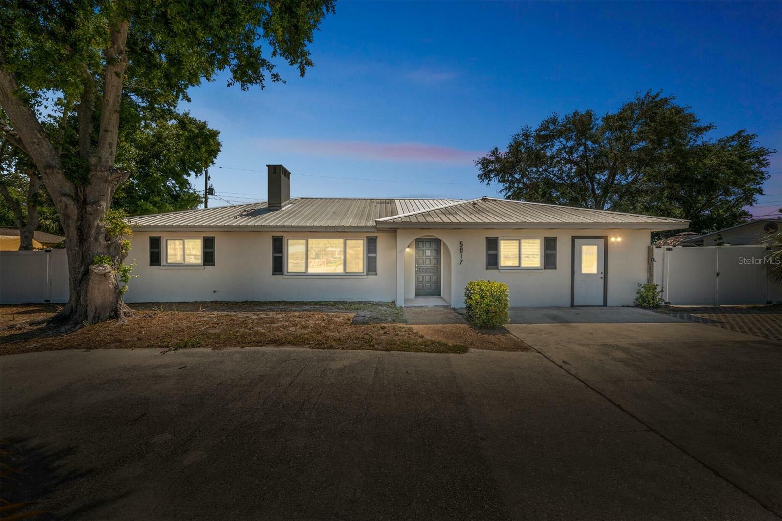 5817 26th Street W  Bradenton FL 34207 photo