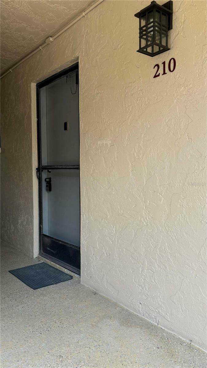 Property Photo: 2763 Woodgate Lane 210 FL 34231