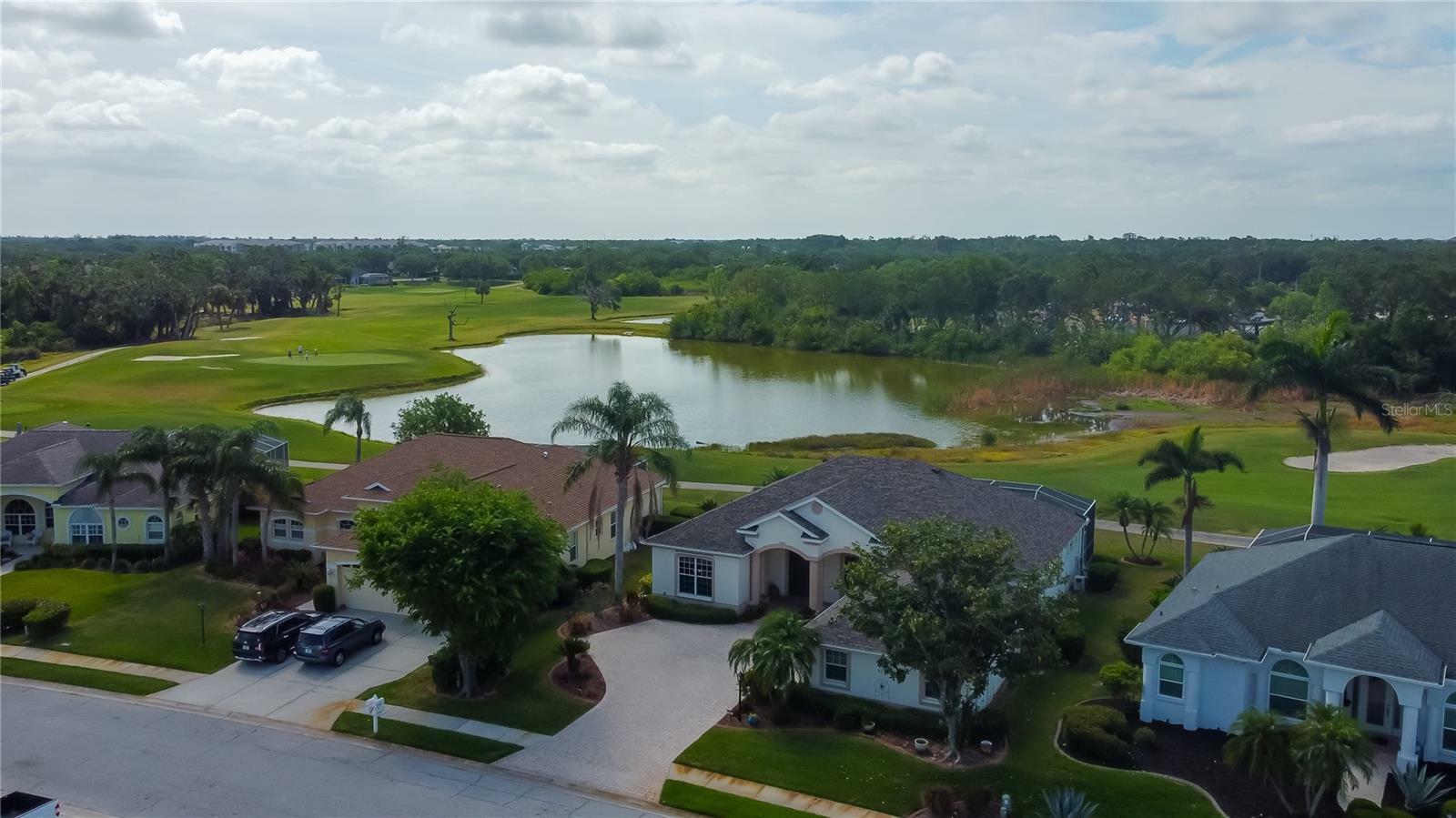 Property Photo: 522 Planters Manor Way FL 34212