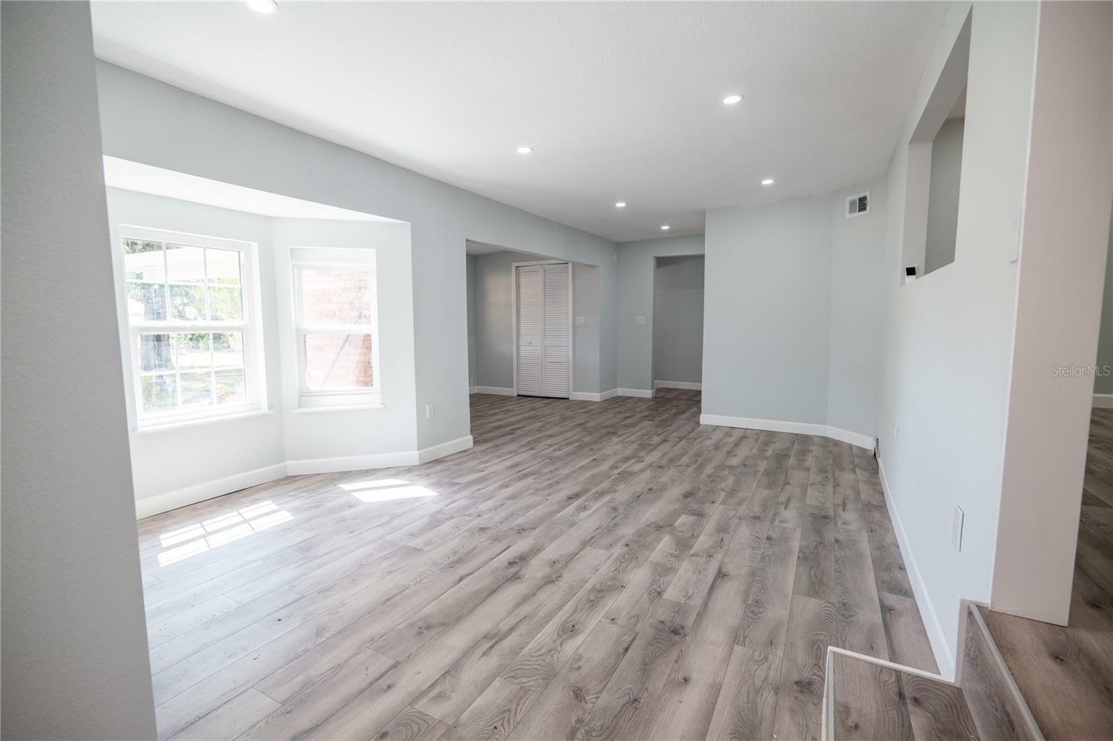 Property Photo: 237 W McClendon Street FL 32159