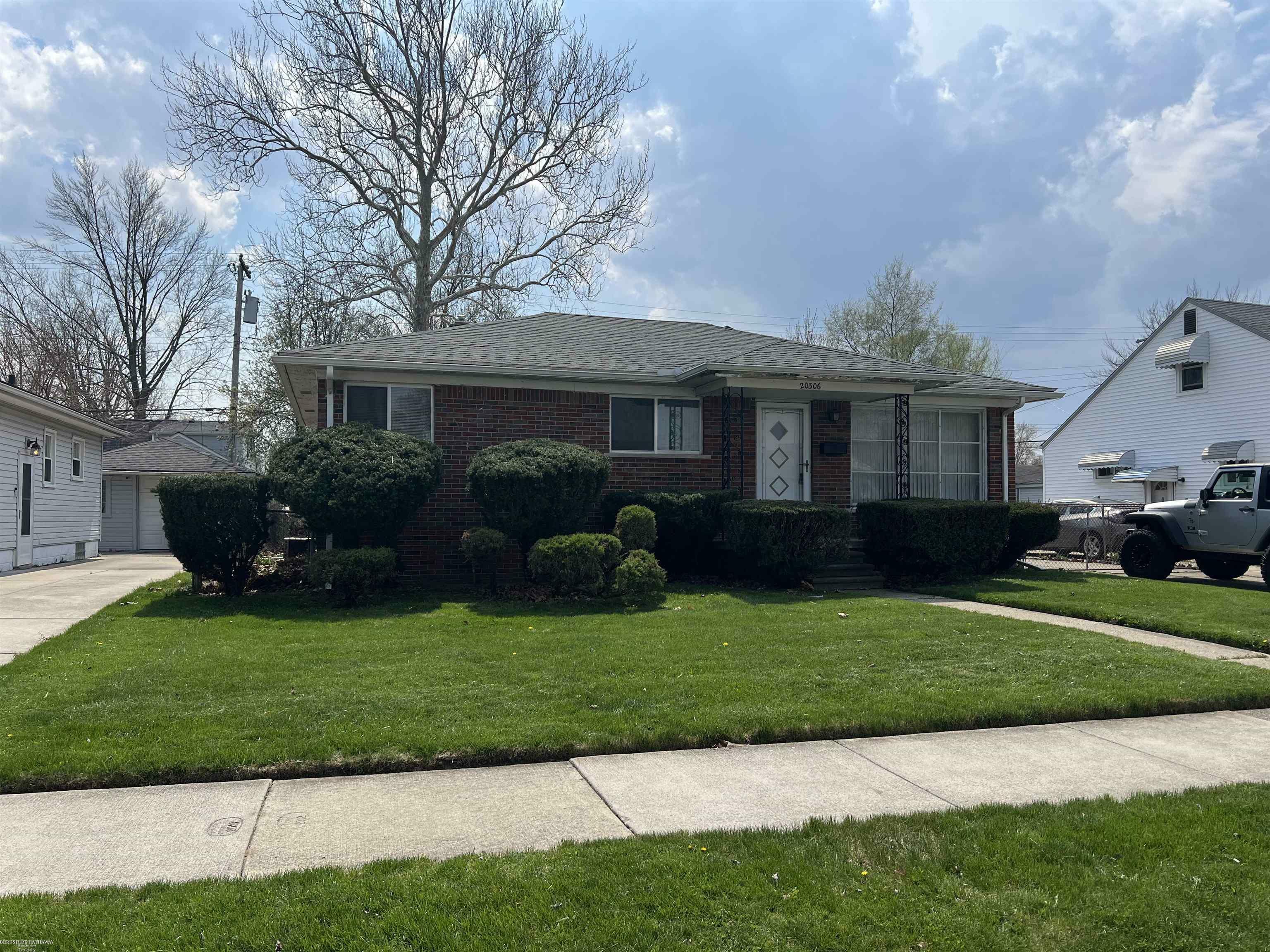 20306 Rosedale Drive  Saint Clair Shores MI 48080 photo