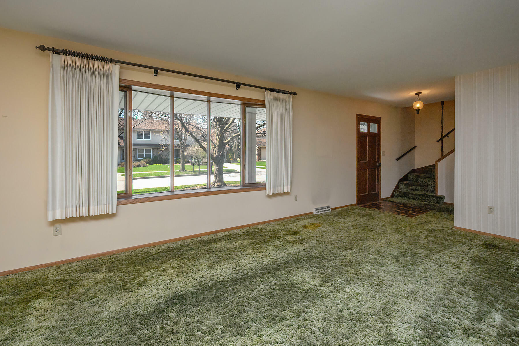 Property Photo: 6624 Radburn Ln WI 53129
