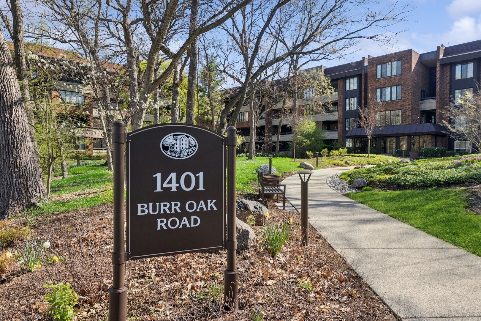 Property Photo: 1401 Burr Oak Road 116B IL 60521