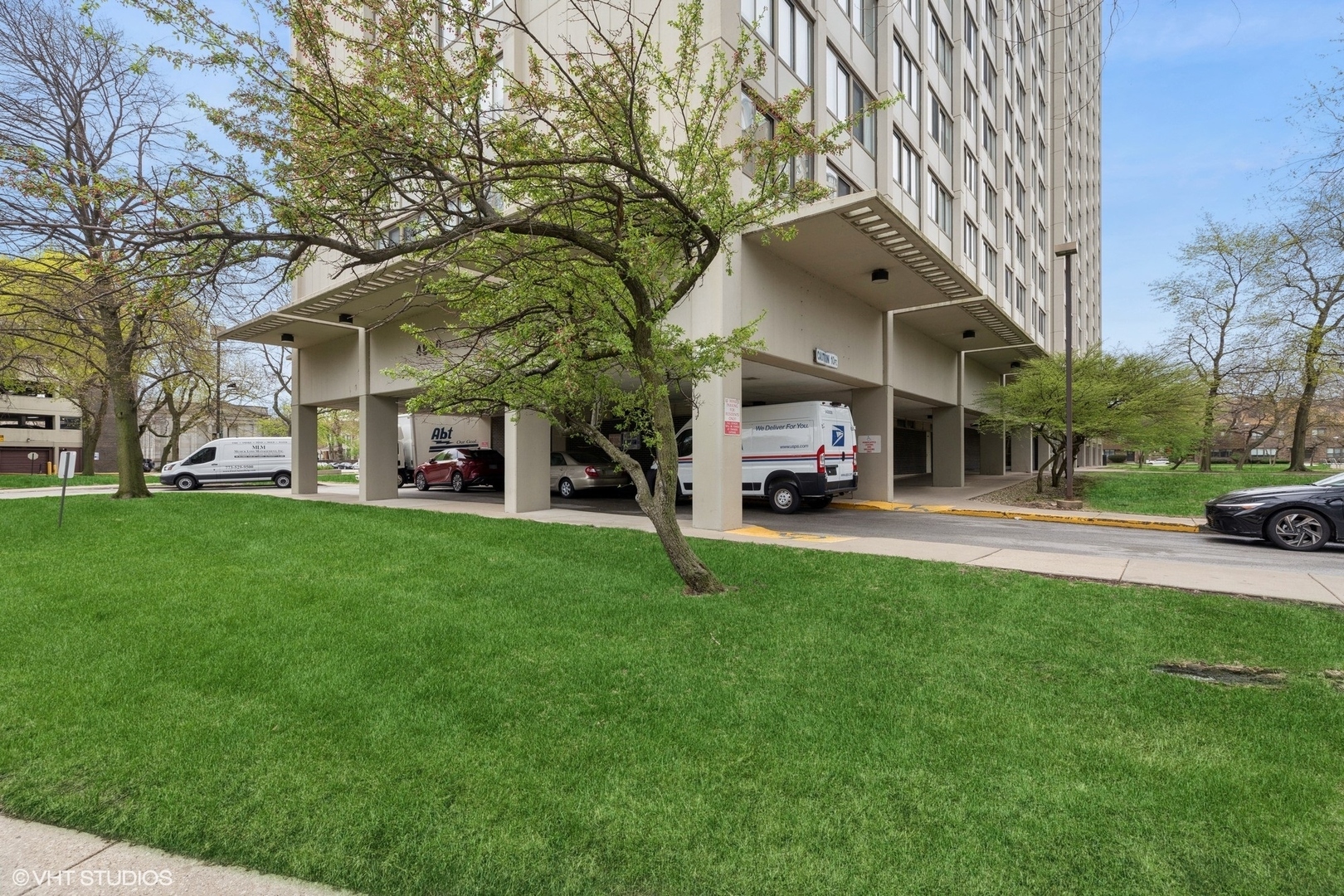 Property Photo: 4850 S Lake Park Avenue 510 IL 60615