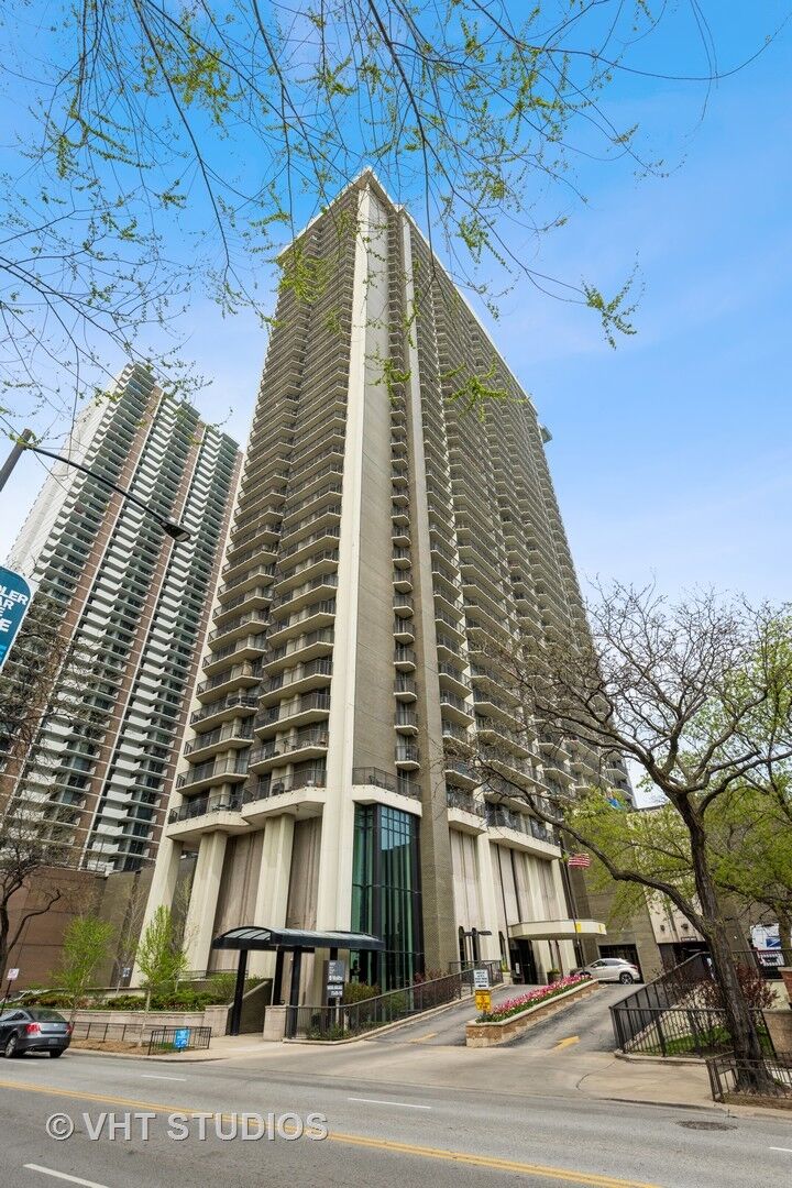 Property Photo:  6007 N Sheridan Road 26F  IL 60660 