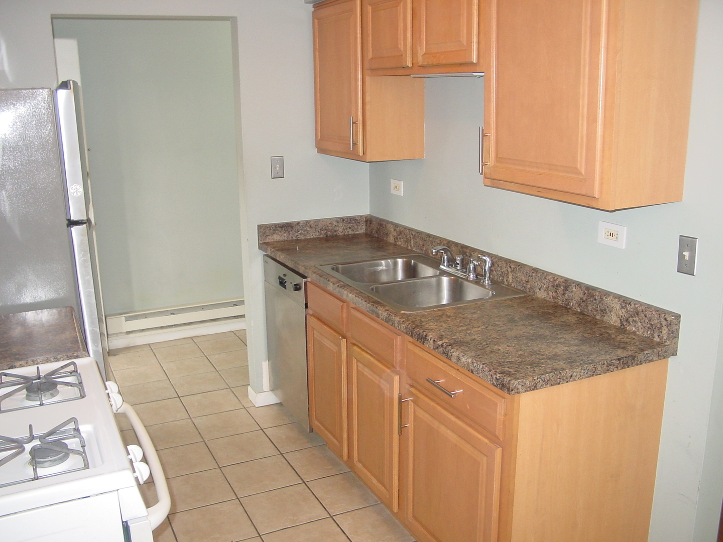 Property Photo:  1810 W Hatherleigh Court 2B  IL 60056 