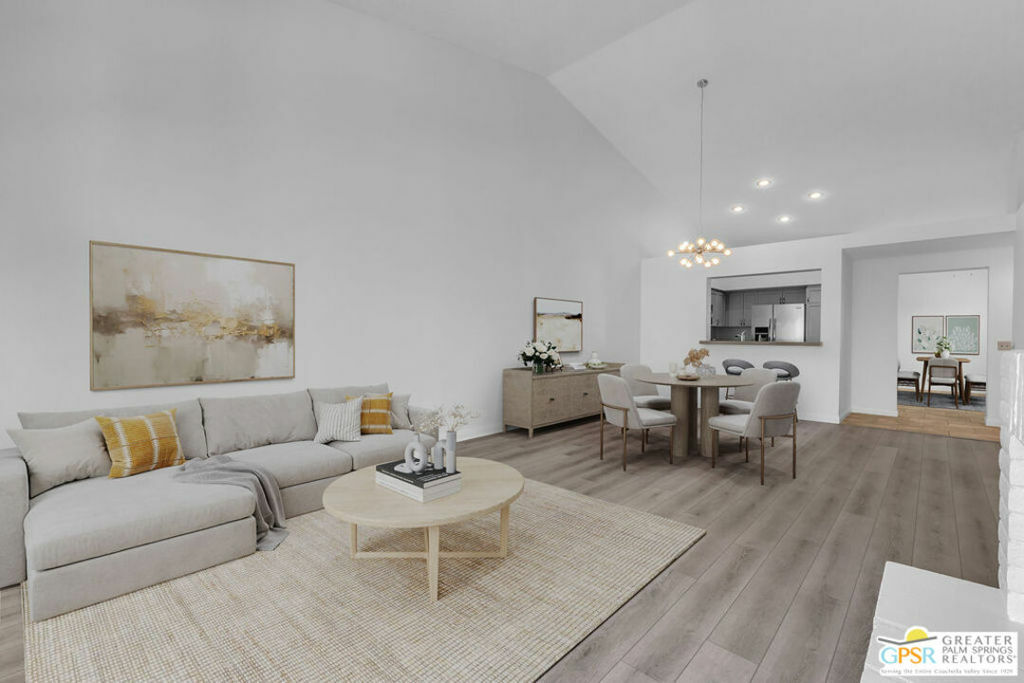 Property Photo: 140 Villa Court CA 92211