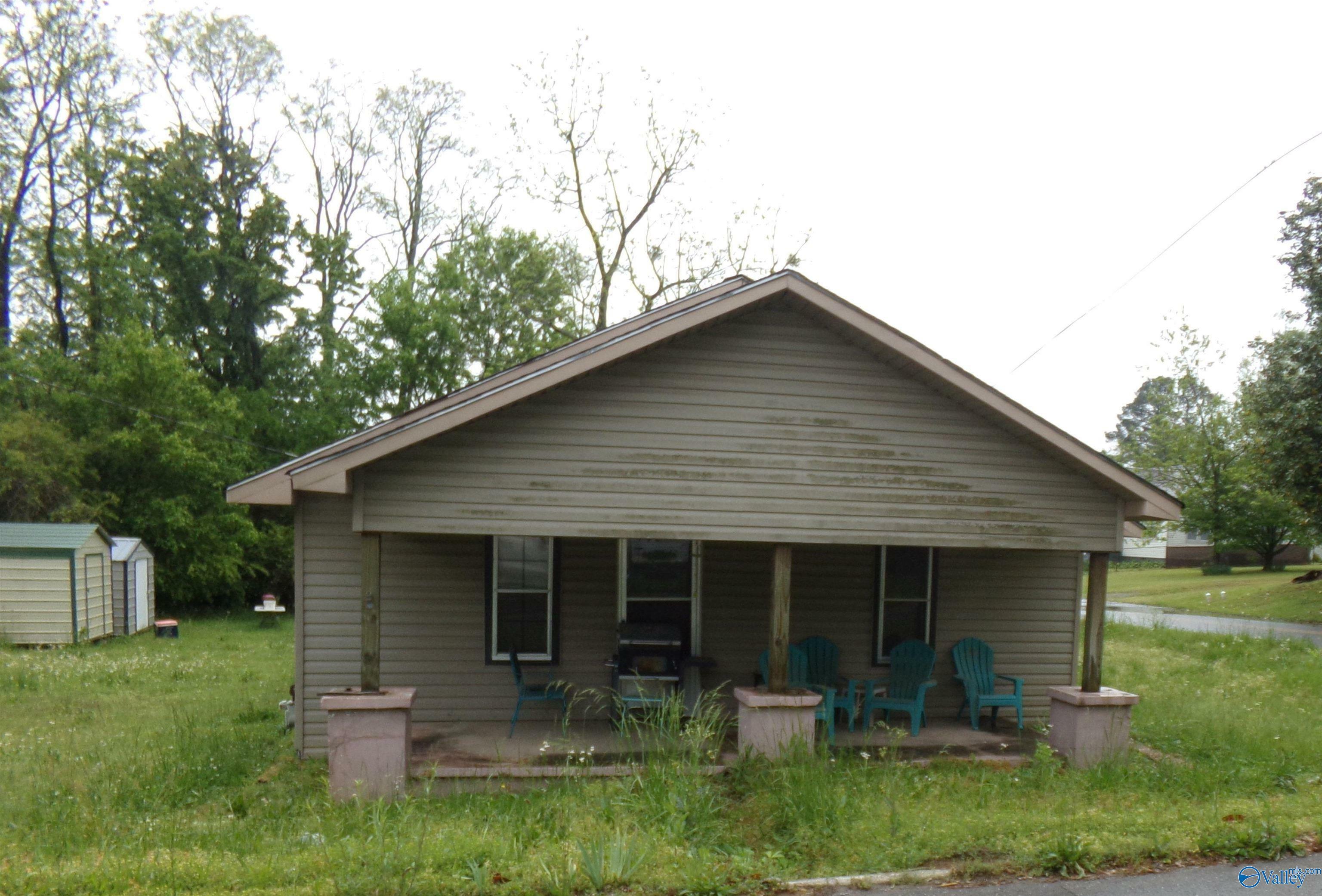 Property Photo: 353 NW 4th Avenue AL 35016