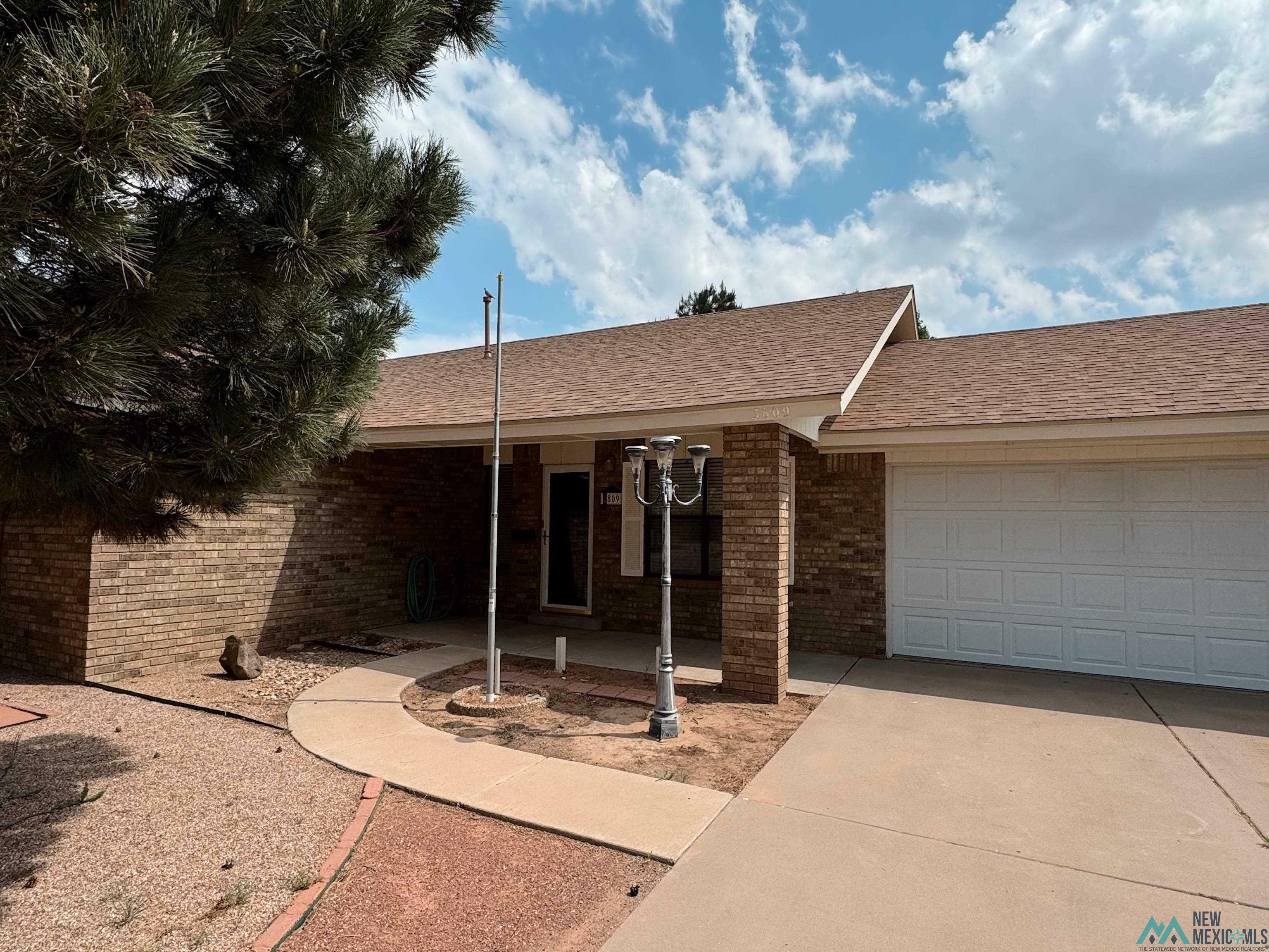 3809 Don January  Clovis NM 88101-2712 photo