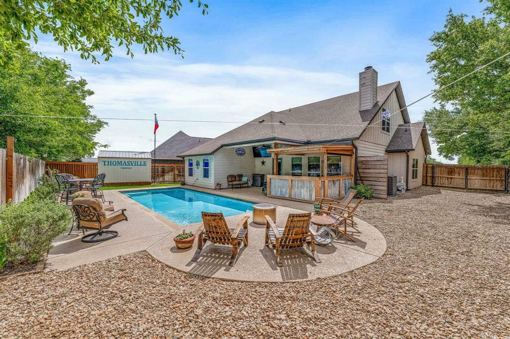 Property Photo: 242 Little Tree Court TX 76476