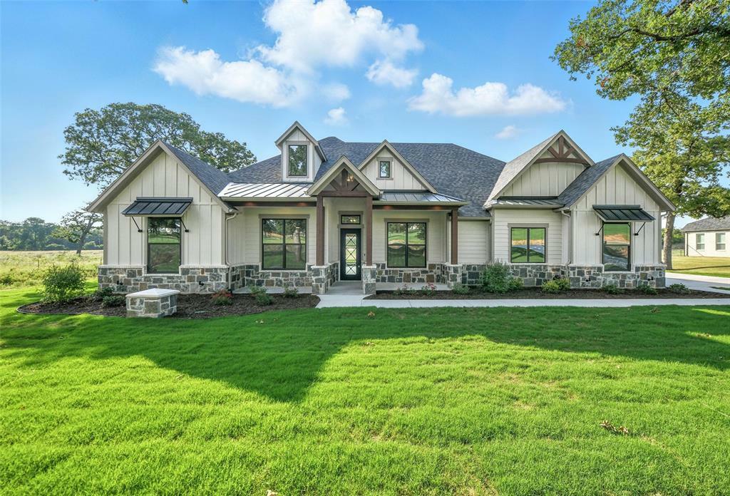 Property Photo: 165 Rio Rancho Drive TX 76234