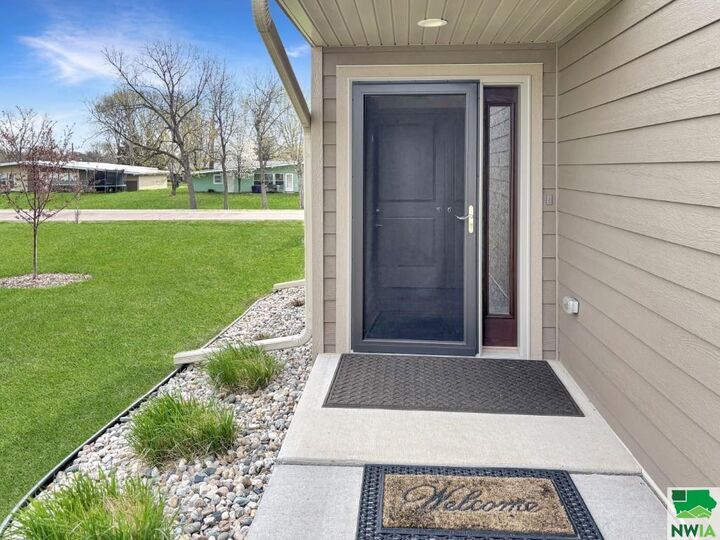 Property Photo: 306 Prairie Bluff Dr IA 51054