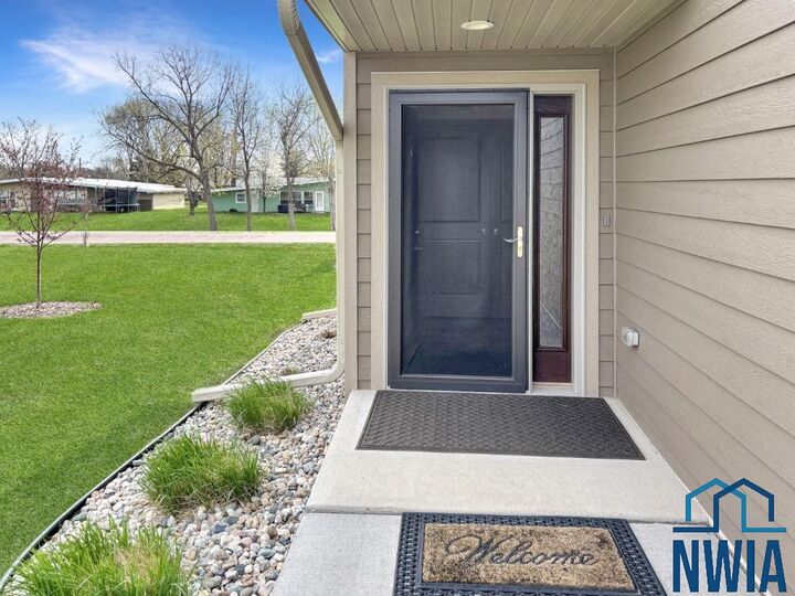 Property Photo:  306 Prairie Bluff Dr  IA 51054 