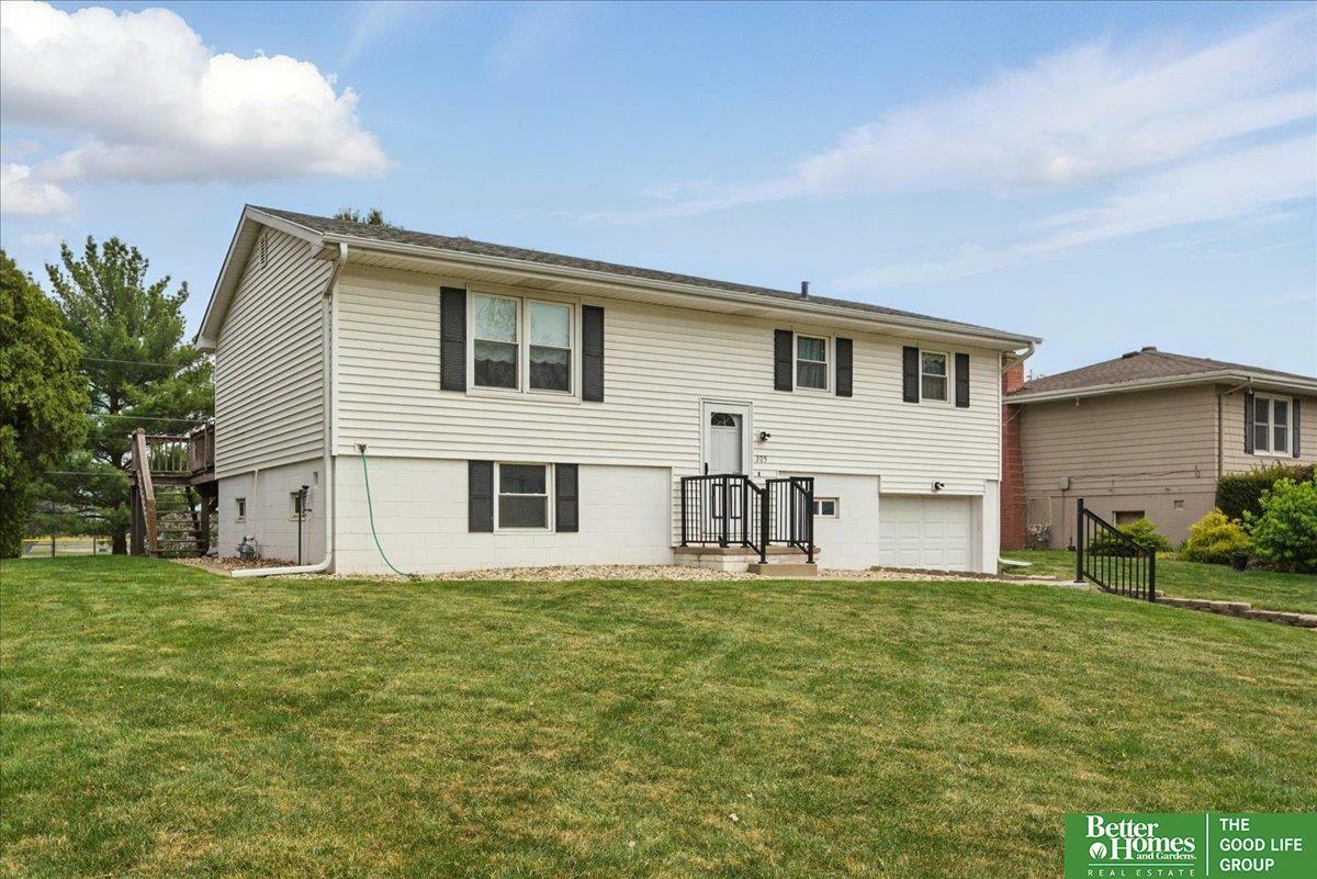 Property Photo: 205 S 110th Street NE 68154