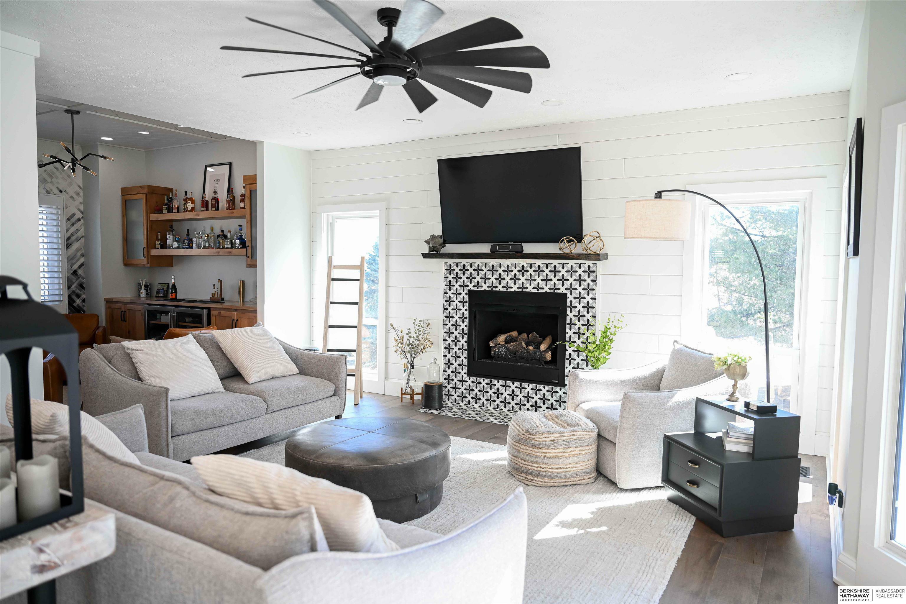 Property Photo: 21727 Cimarron Road NE 68022