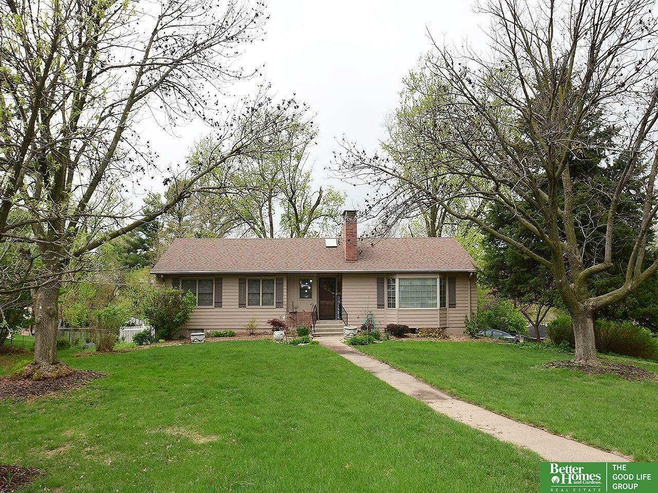 Property Photo: 600 Ridgewood Avenue NE 68114