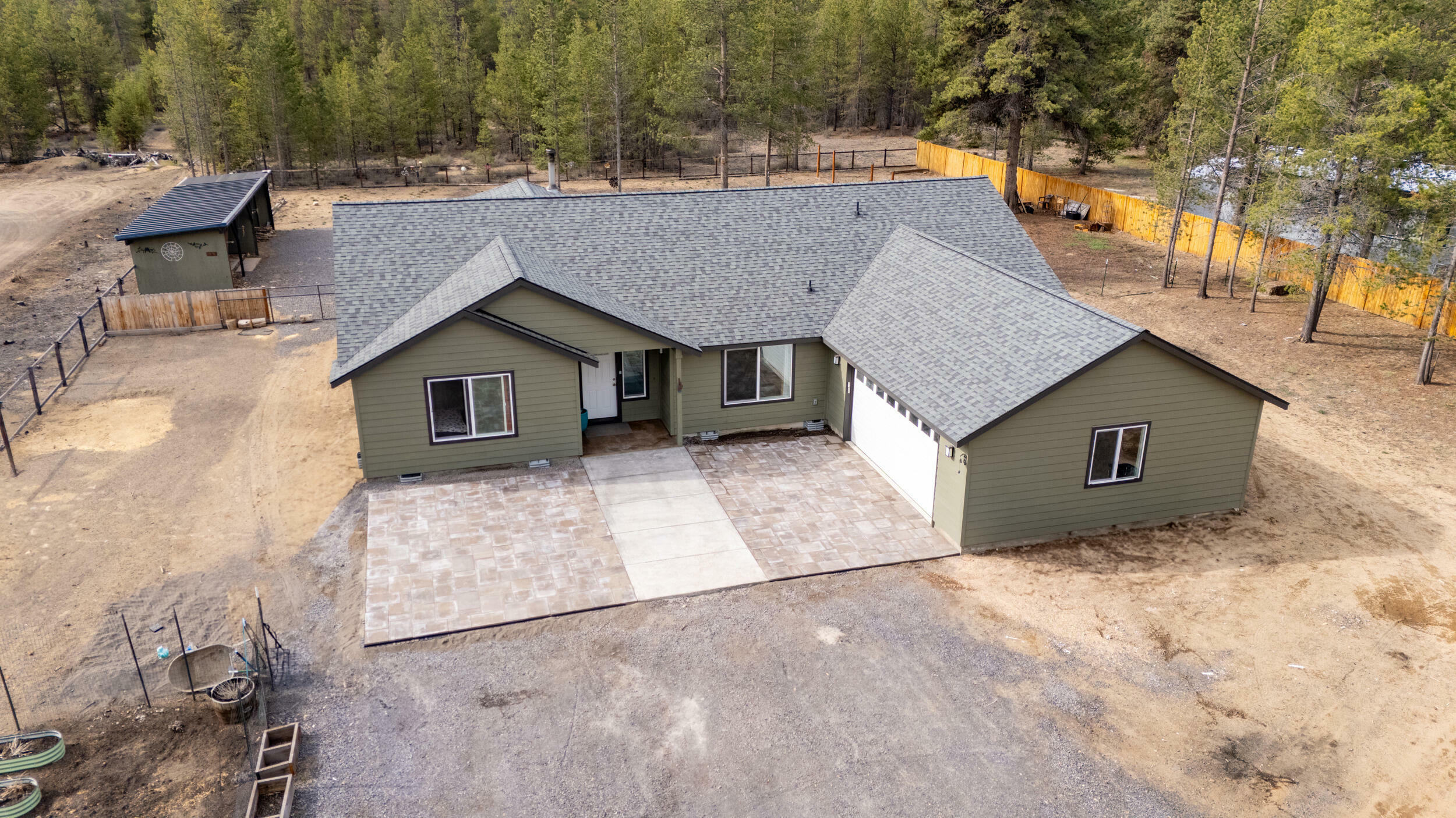 16245 Sparks Drive  La Pine OR 97739 photo