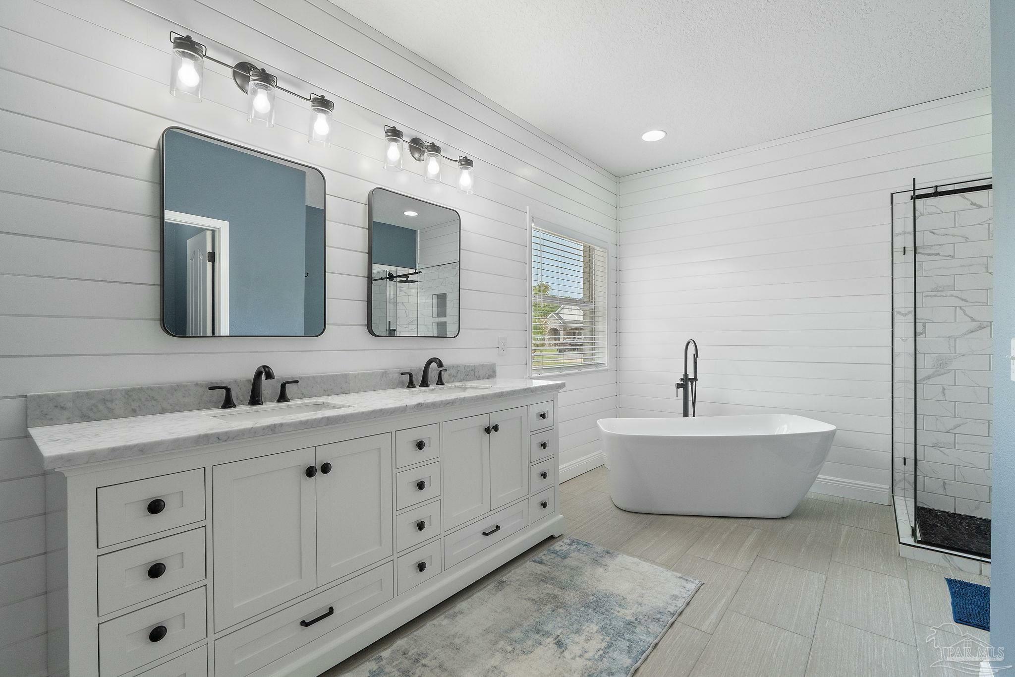 Property Photo: 7008 Turnberry Cir FL 32566