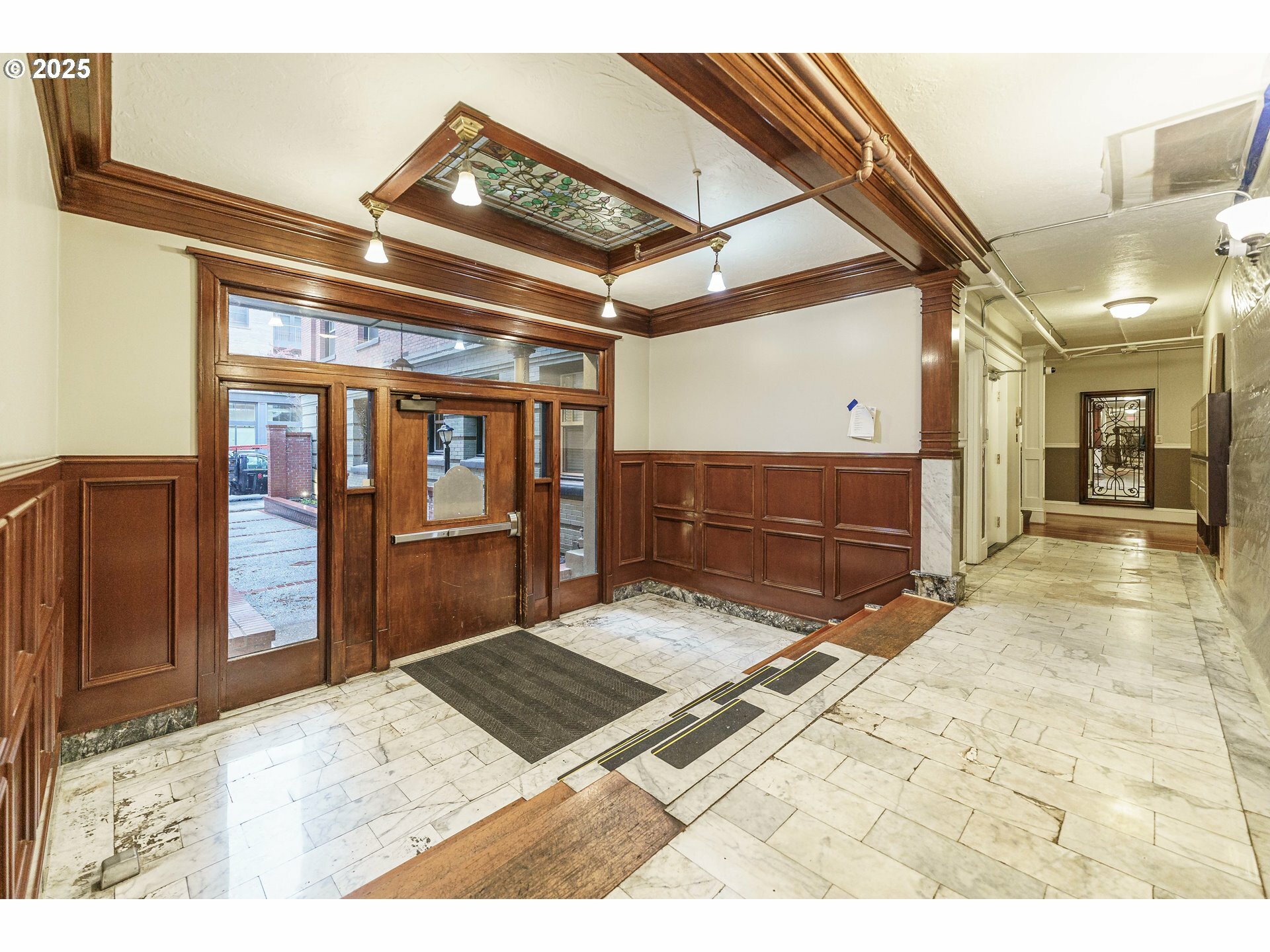 Property Photo: 2109 NW Irving St 114 OR 97210