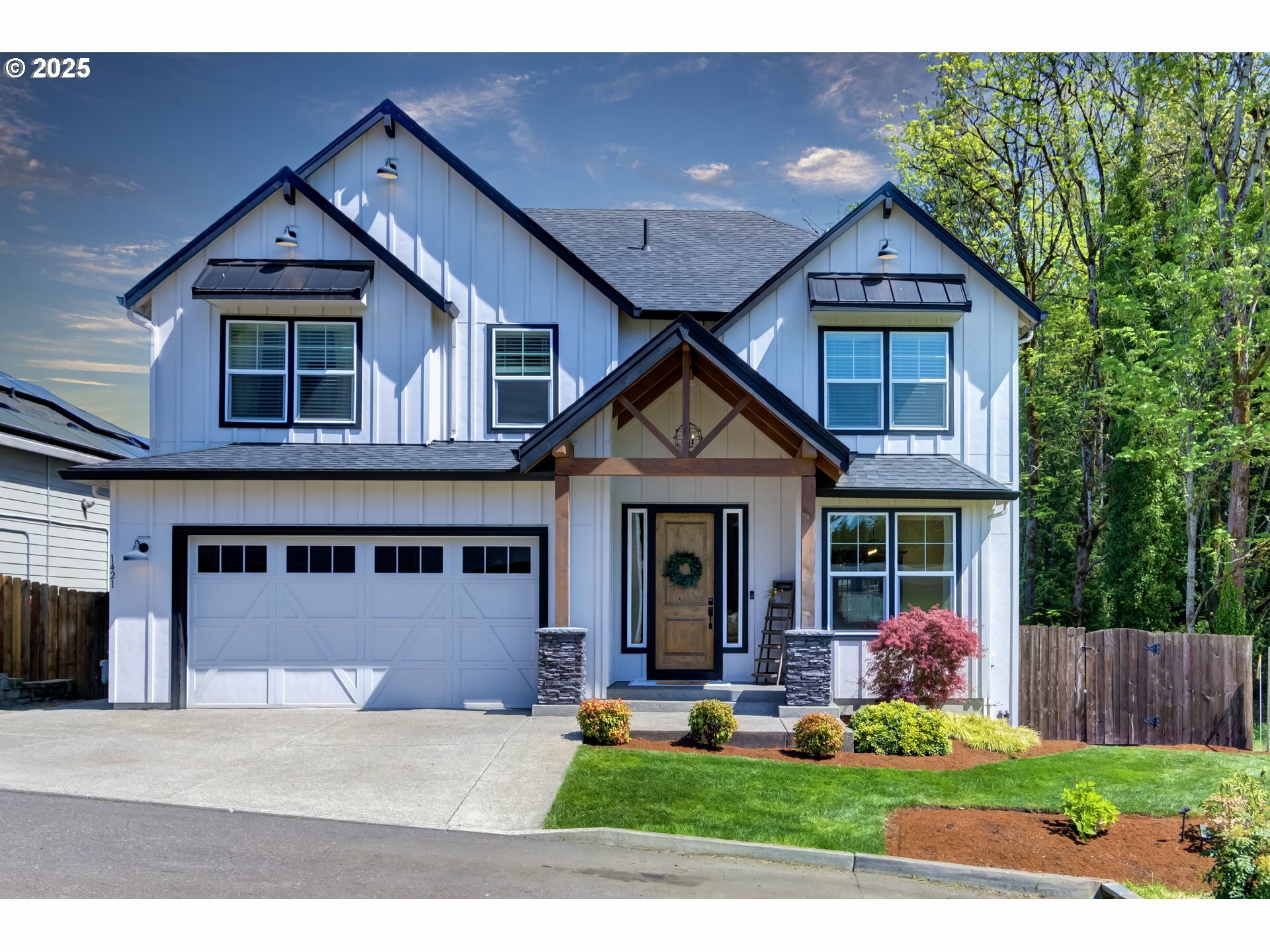 Property Photo:  1421 NW 117th Cir  WA 98685 